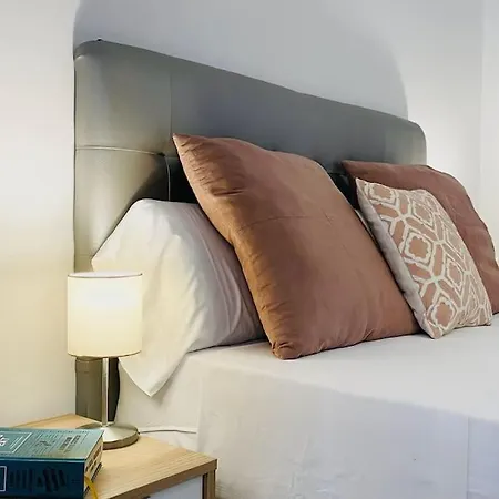 Lovely 2-bed In 1min To Gran Via De Colon Apartamento Granada