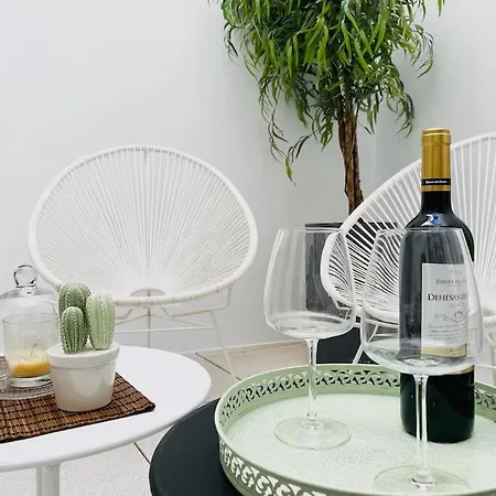 Lovely 2-bed In 1min To Gran Via De Colon Apartamento